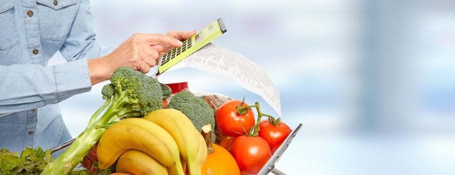 Dlaczego ceny warzyw i owoców są takie wysokie? Kto na tym zarabia?