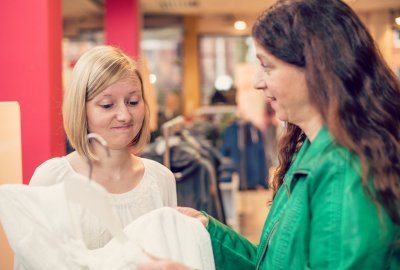 Zwrotów nie przyjmujemy. Czy sprzedawca może odmówić zwrotu towaru?