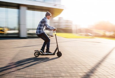 Nadchodzą spore zmiany dla użytkowników elektrycznych hulajnóg. Karta rowerowa będzie obowiązk