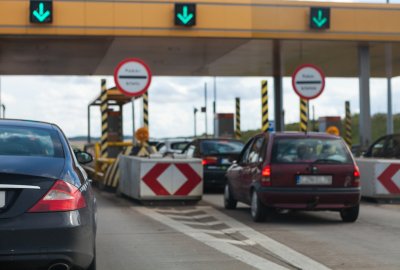 Korek na płatnej autostradzie. Czy trzeba płacić za przejazd? Jak zareklamować zakorkowaną auto