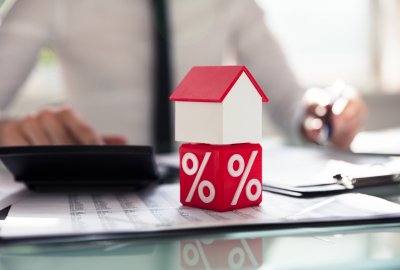 Planujesz wcześniej spłacić kredyt konsumencki? Sprawdź jak bank zamierza się z Tobą rozliczy