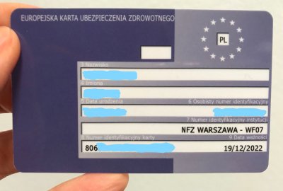 Zimowy wyjazd poza granice Polski — spakuj na ferie kartę EKUZ