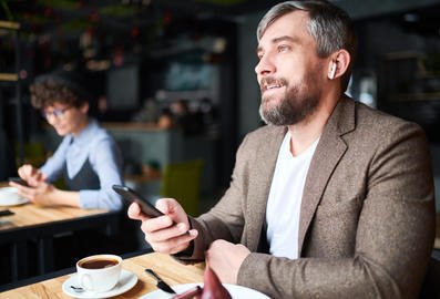 Słuchawki AirPods Pro z usterką - jak reklamować?