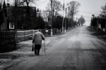 Polskie ubóstwo ma twarz starej kobiety — niskie emerytury dla kobiet