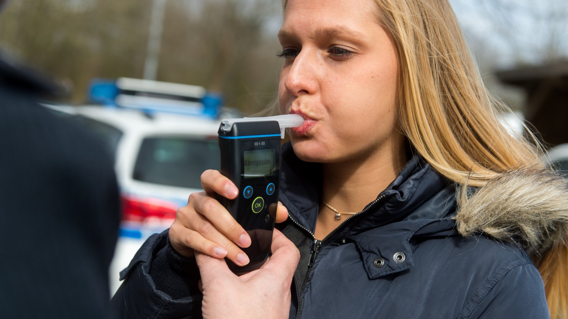 Wyrywkowe kontrole alkomatem w miejscu pracy – niezgodne z prawem!