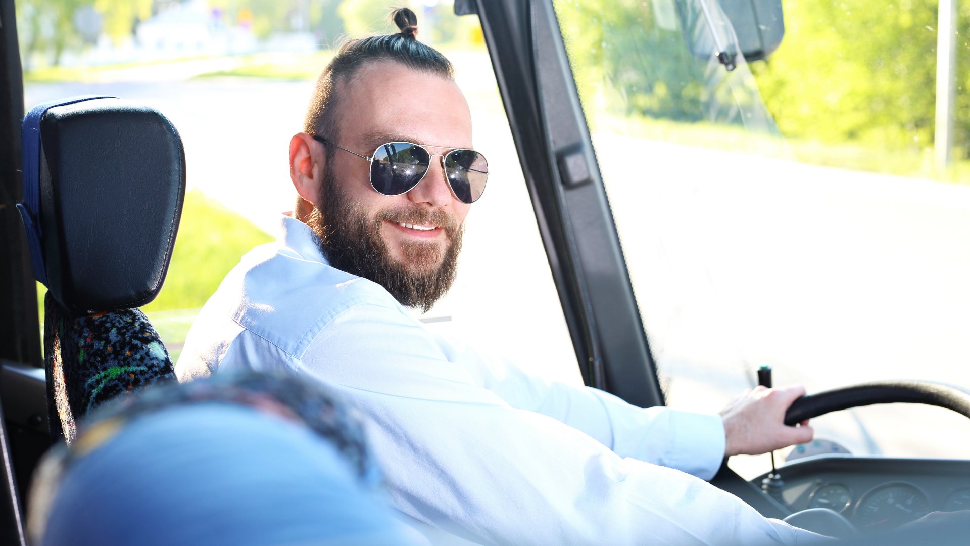 Jak zostać kierowcą autobusu? Sprawdzamy, ile zarabia kierowca autobusu
