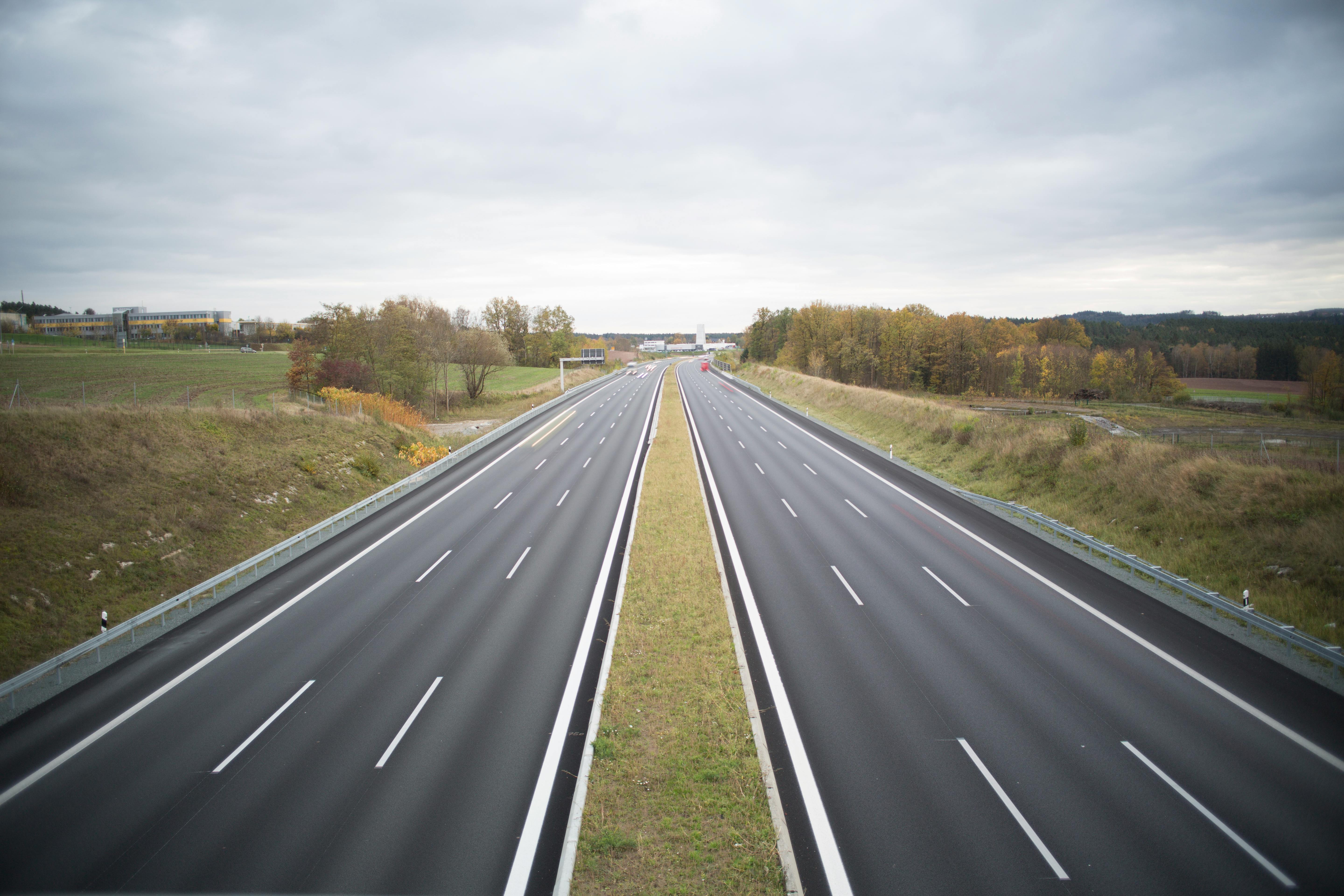 Jak przygotować się do długiej podróży samochodem