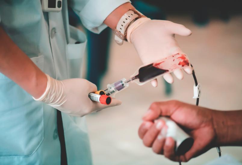 Koniec stanu epidemii – czy krwiodawcy mogą nadal liczyć na dwa dni wolnego?