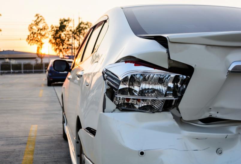 Ubezpieczenia samochodowe OC przy zmianie właściciela auta – co się dzieje z polisą?