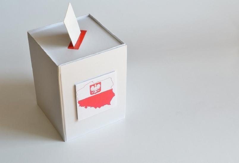 Referendum ogólnokrajowe - kto je zarządza, kiedy wynik jest wiążący?