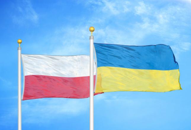 Pomoc Ukraińcom: Pół miliarda złotych dla samorządów