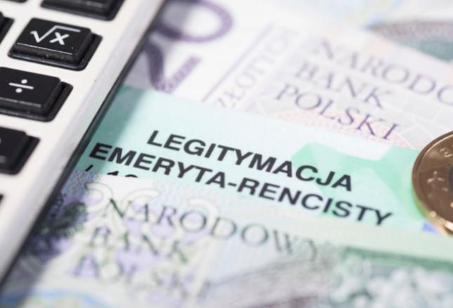 Kiedy wypłata trzynastych emerytur? Bonus od ZUS wkrótce!