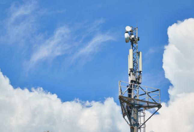 Nieznany sprawca przewrócił 60-metrowy maszt telefonii komórkowej! Nieznany sprawca przewrócił 60-metrowy maszt telefonii komórkowej!