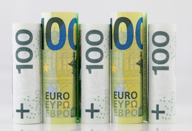Boimy się wojny. Co dziesiąty Polak kupił obcą walutę Boimy się wojny. Co dziesiąty Polak kupił obcą walutę