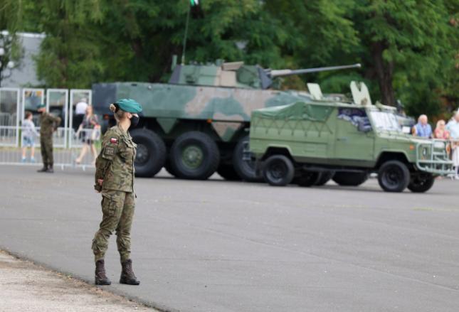 Jak Polska buduje swoją politykę bezpieczeństwa? Jak Polska buduje swoją politykę bezpieczeństwa?