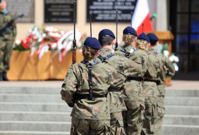 Świadczenie za długoletnią służbę. Jakie kwoty wchodzą w grę? Świadczenie za długoletnią służbę. Jakie kwoty wchodzą w grę?
