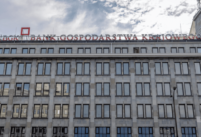 BGK będzie obsługiwać płatności w mObywatel. Bank wyłoniono bez przetargu BGK będzie obsługiwać płatności w mObywatel. Bank wyłoniono bez przetargu
