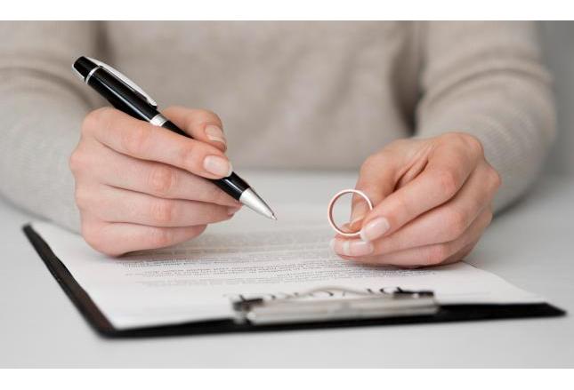 Jak napisać pozew rozwodowy bez orzekania o winie?