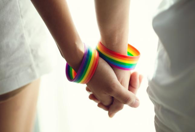Przemoc wobec osób LGBT+ - jakie mogą być jej przejawy? Przemoc wobec osób LGBT+ - jakie mogą być jej przejawy?