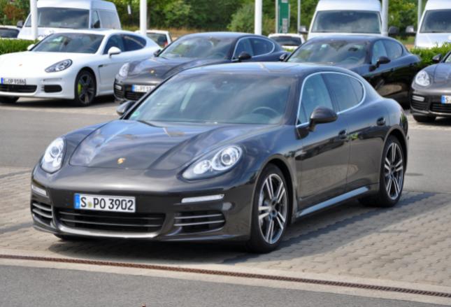 Jak sprowadzić auto z zagranicy?