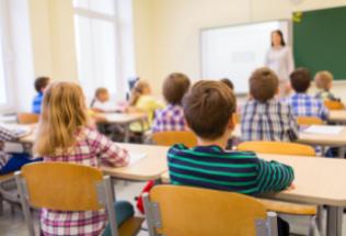 Nowość w szkołach: konsultacje z nauczycielem dla uczniów i rodziców