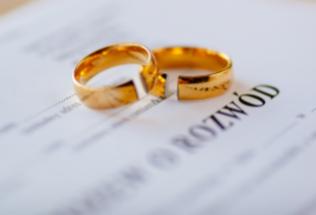 Poradnik dla rodziców: Jak uregulować kwestie opieki nad dzieckiem po rozwodzie?