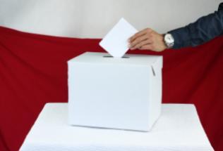 Analiza wpływu sondaży przedwyborczych na decyzje wyborców