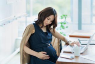 Warunki pracy dla kobiet w ciąży. Jakie działania powinien podjąć pracodawca?