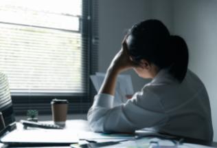 Jak dbać o zdrowie psychiczne w miejscu pracy?