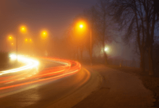 Ograniczenia dla kierowców i bezpieczeństwo na drogach na Wszystkich Świętych