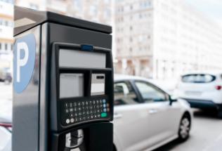 Opłata parkingowa. Kto może nałożyć?